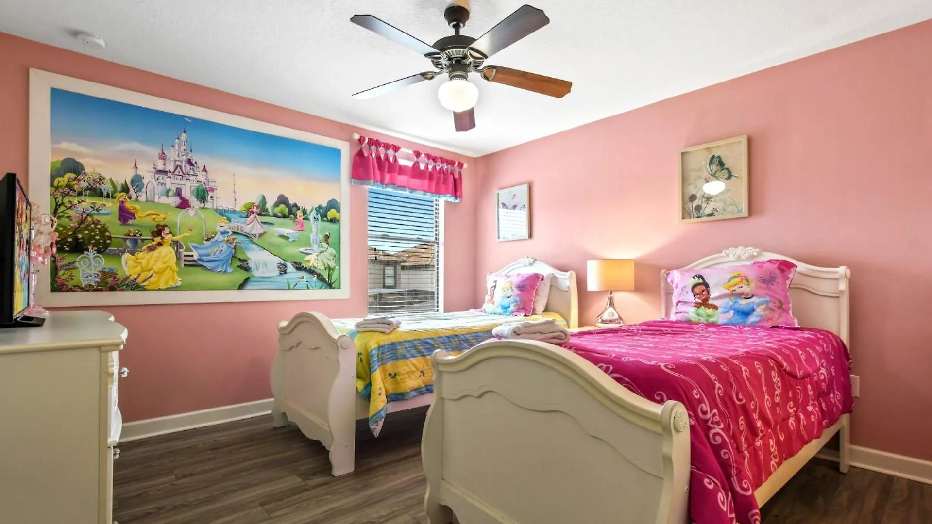 Spacious Getaway With Pool, Near Orlando Parks Davenport Holiday home