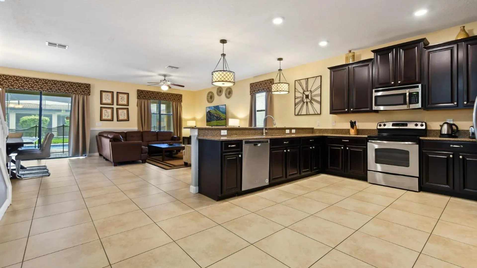 Spacious Getaway With Pool, Near Orlando Parks Davenport